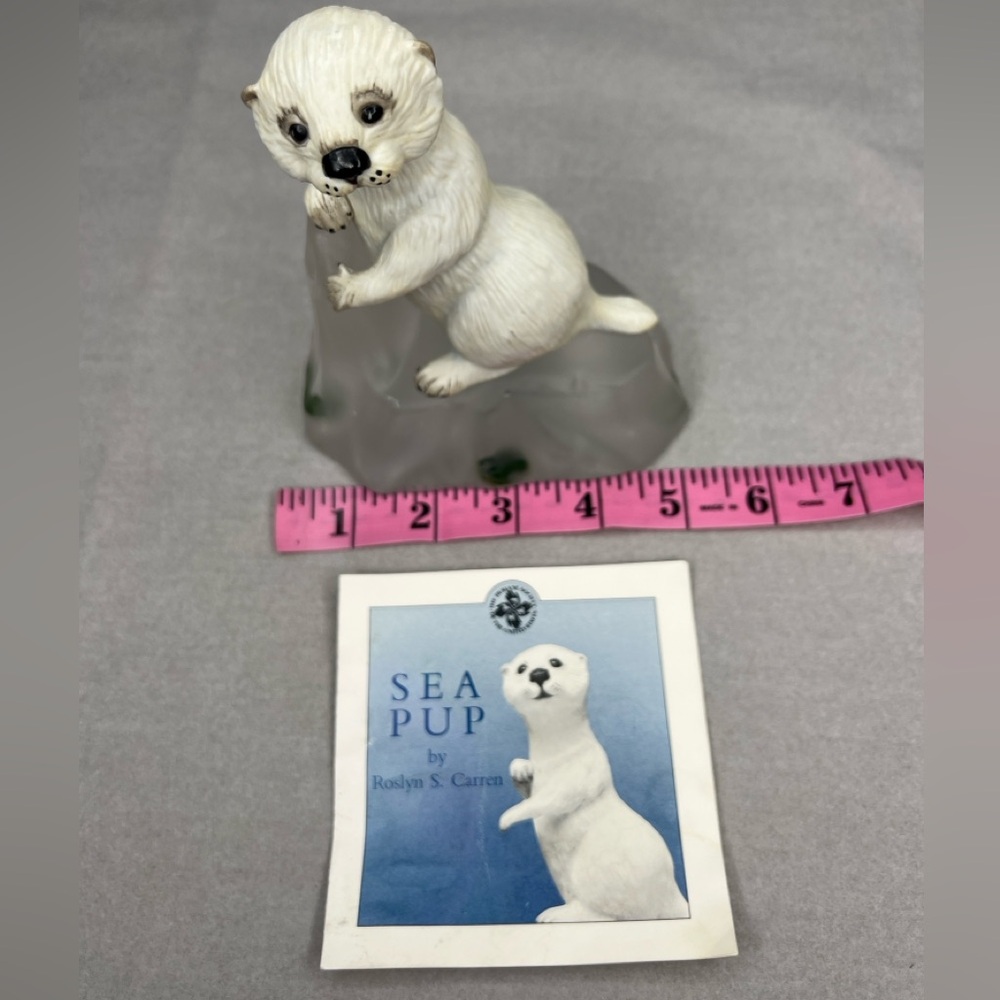 VTG Sea Pup Otter Figurine Porcelain Crystal Ice 1989 Winter Snow Holiday Gift - Picture 6 of 13